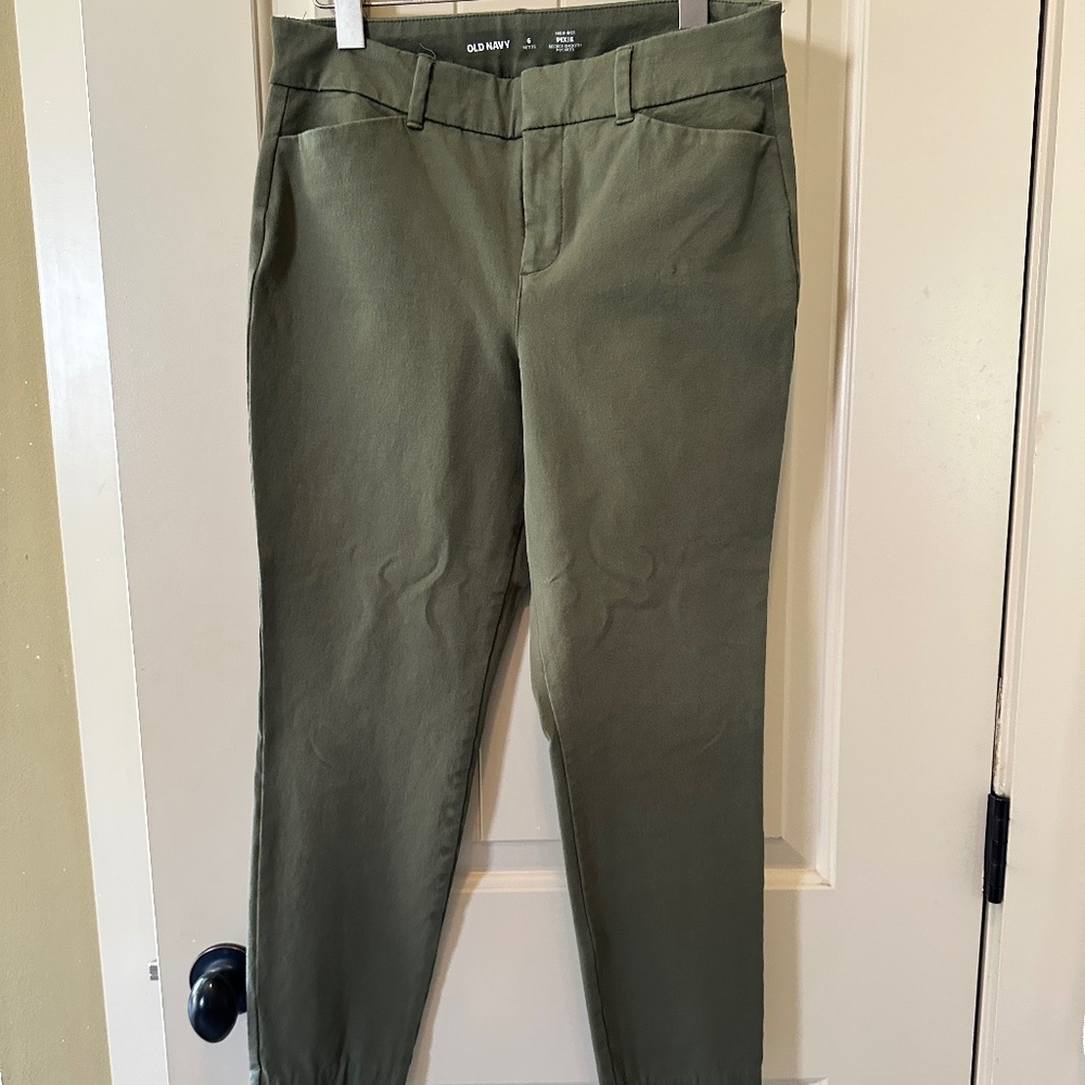 Old Navy Pixie Ankle Length